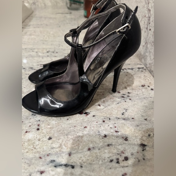 Guess Peep -Toe Pump Black Patent Stiletto  Sz 6 - Picture 16 of 17